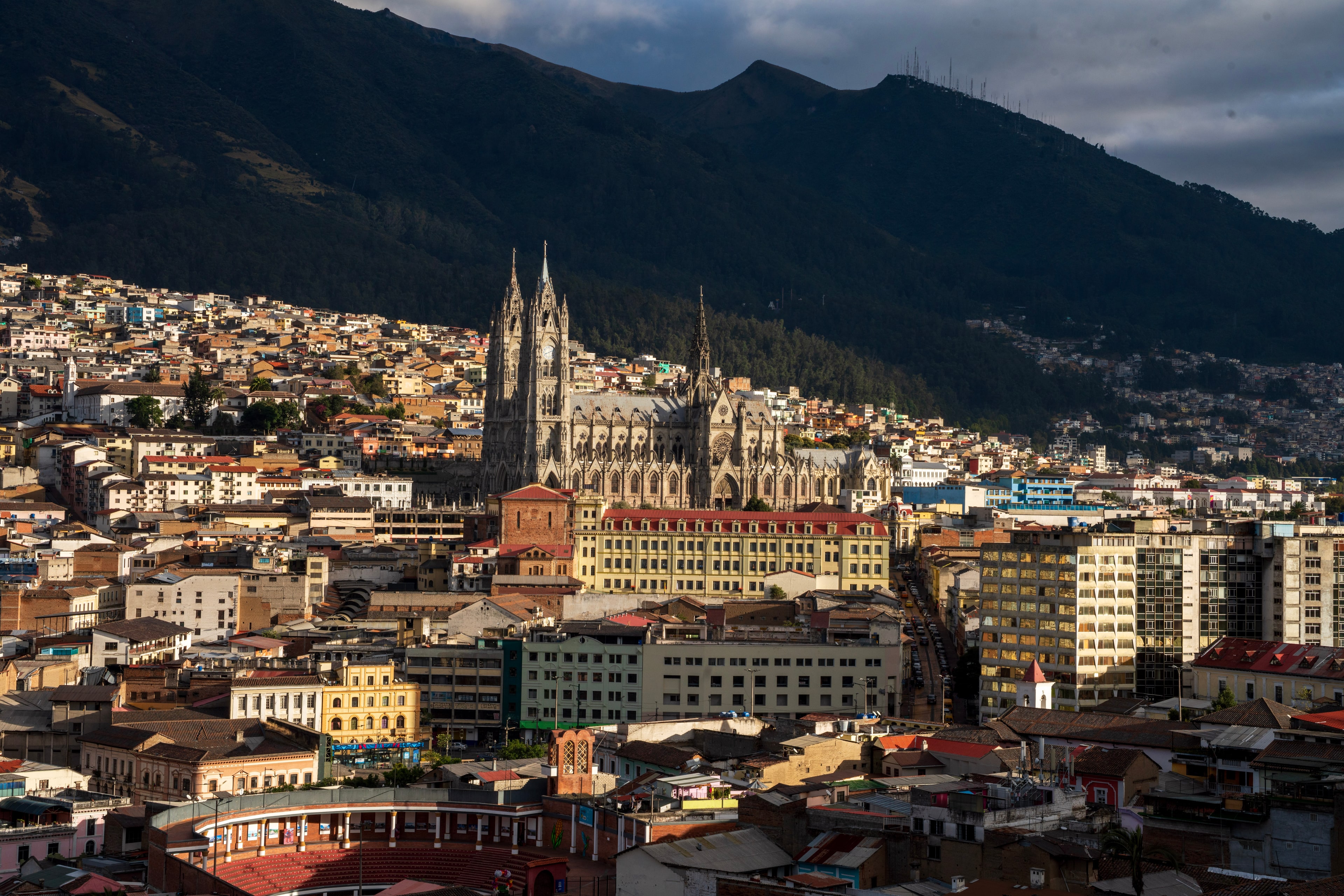 Basílica, Andean Light